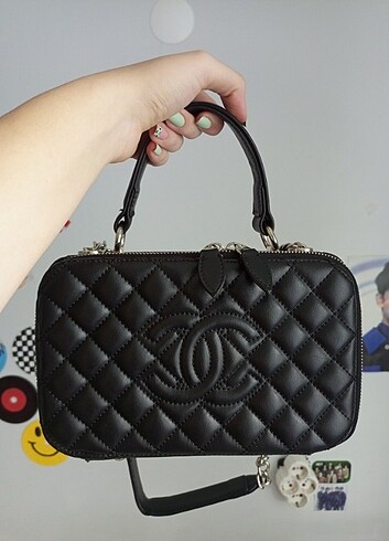 Chanel siyah zincirli süet askılı çanta 