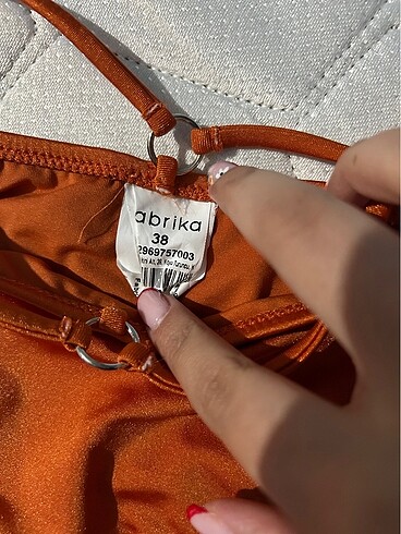 Fabrika Bikini altı