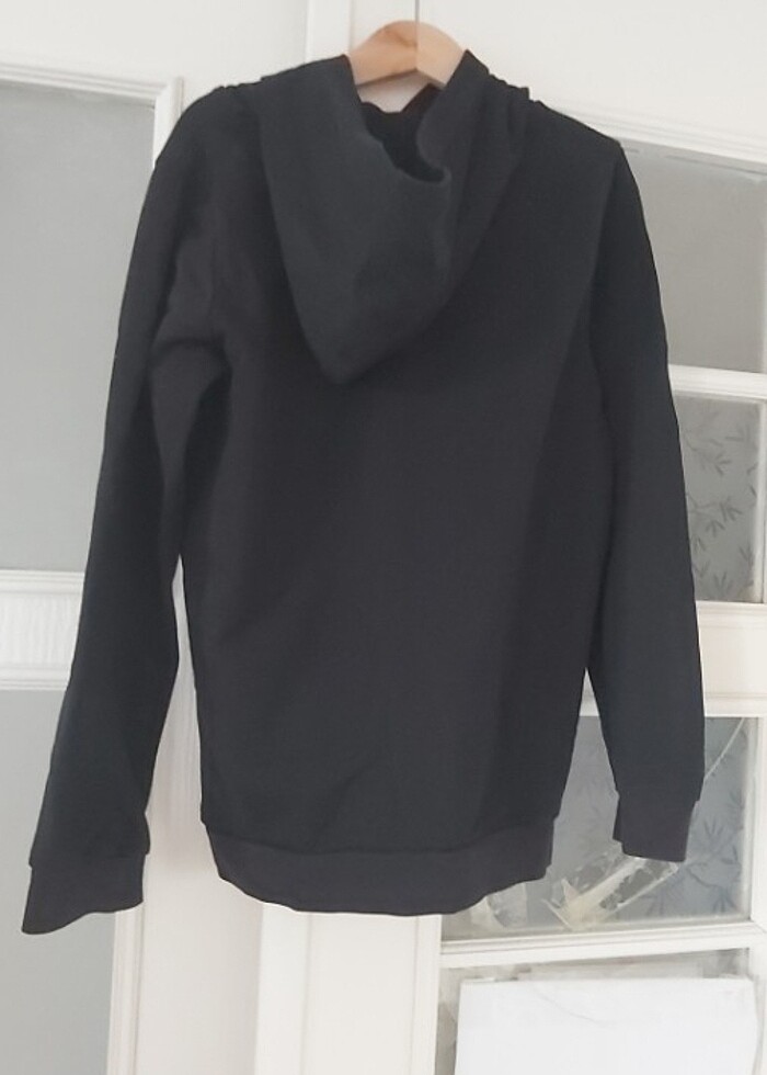 Siyah kapüşonlu sweatshirt - Görsel 2