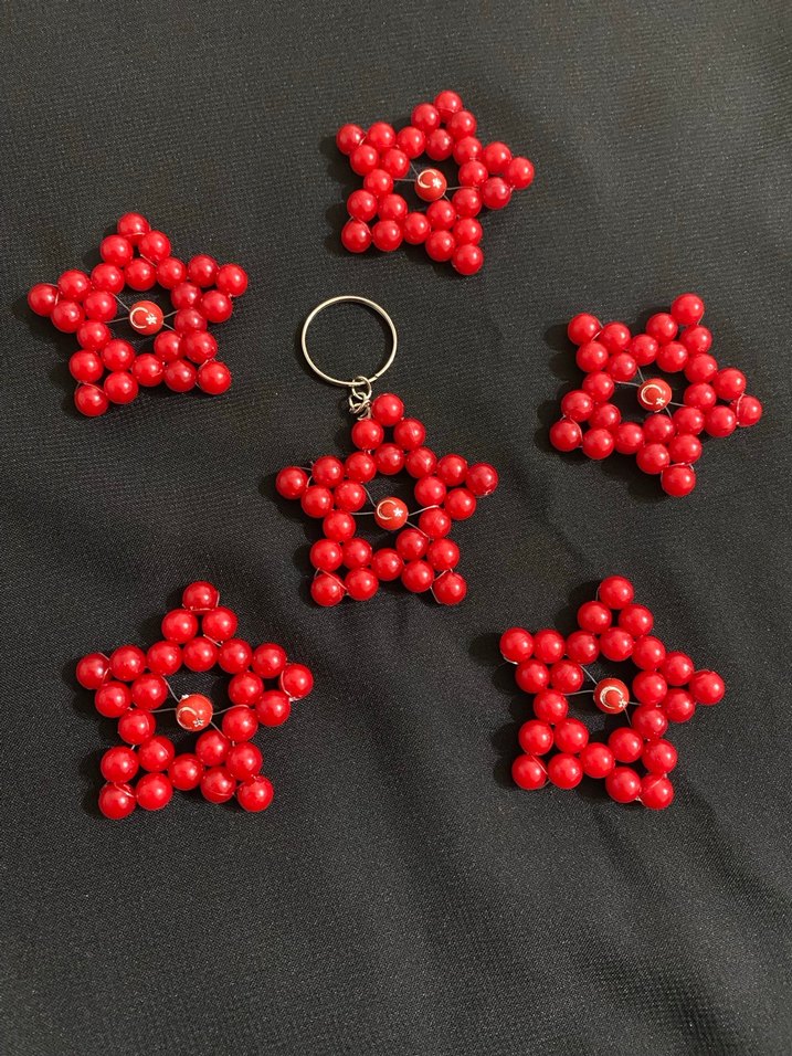 Kırmızı Boncuklu Yıldız Anahtarlık - Görsel 2