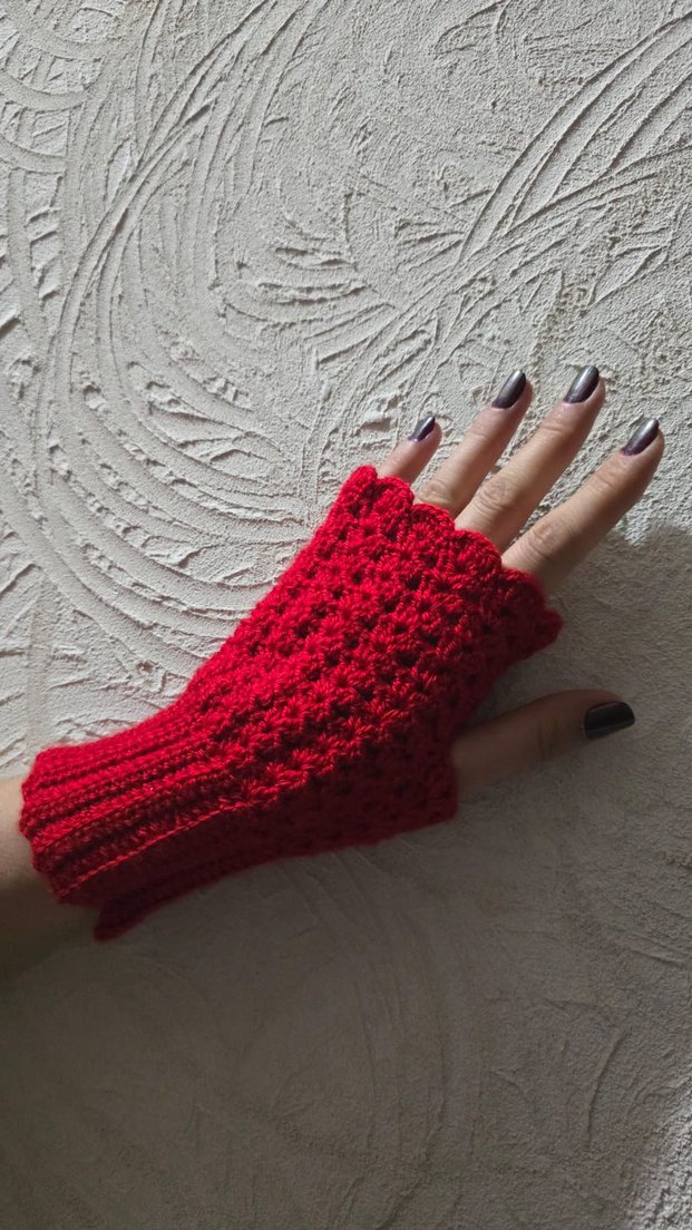 Kırmızı Örgü Parmaksız Kadın Eldiveni - Görsel 4