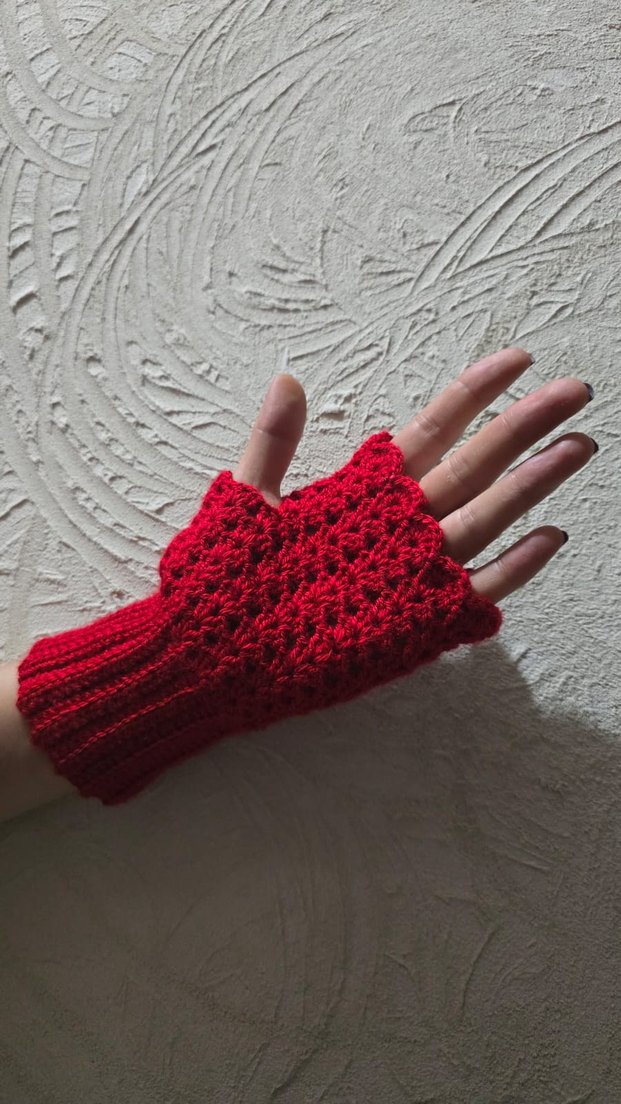 Kırmızı Örgü Parmaksız Kadın Eldiveni - Görsel 5