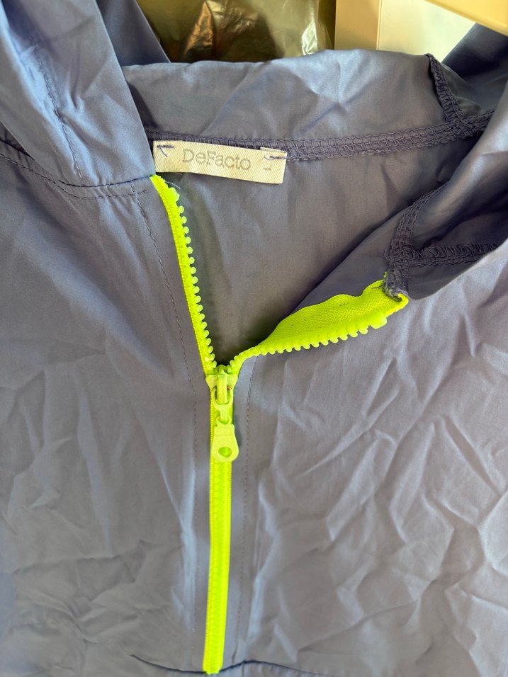 Kadın Midi Boy Kapüşonlu Yağmurluk - Görsel 3