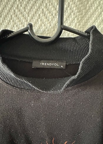 Trendyol & Milla Siyah Baskılı Uzun Kollu Sweatshirt