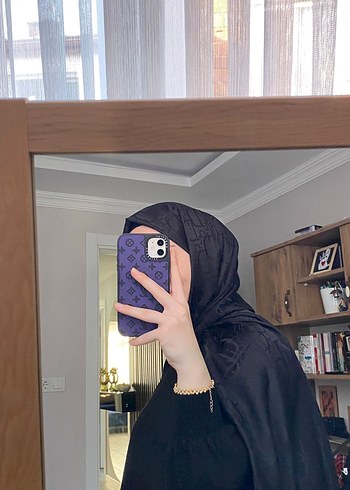 Drapeli Siyah Gotik Kadın Şal - Görsel 2