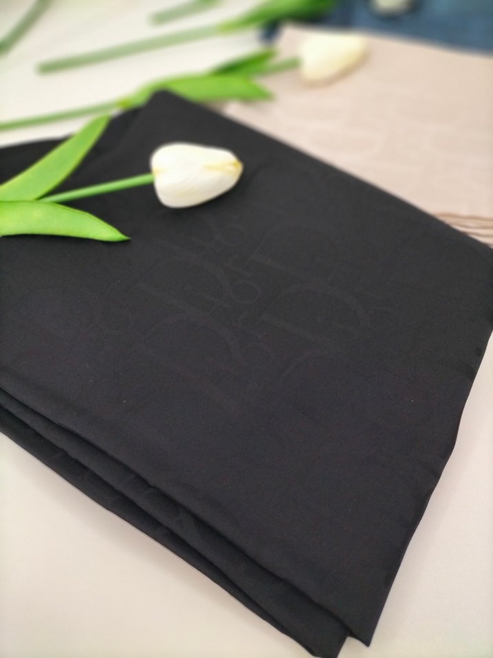 Drapeli Siyah Gotik Kadın Şal - Görsel 4