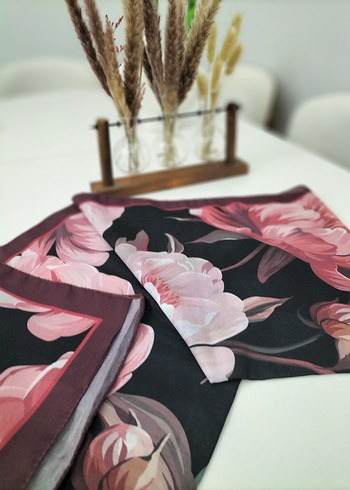 Bordo Çiçek Desenli şal - Görsel 2