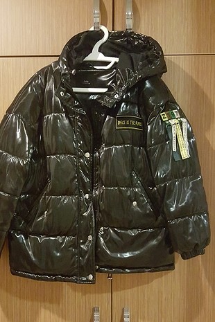 zara mont