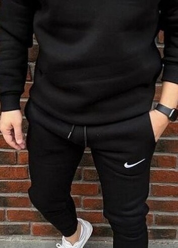 Nike Yakalı Sweat ve Eşofman 