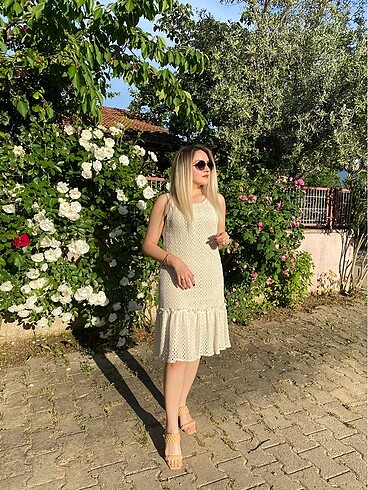 Dantelli içi astarlı elbise
