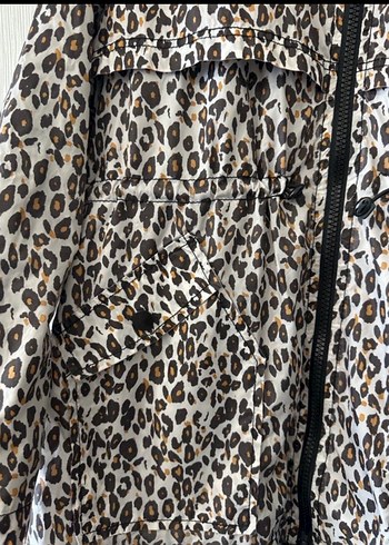 Leopar Desenli Kapüşonlu Kadın yağmurluk - Görsel 3