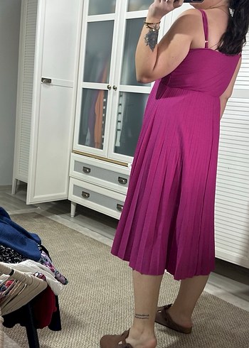 Pembe V Yakalı Pilili Midi Triko Elbise - Görsel 3