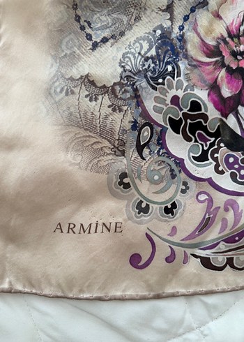 Armine Sal Zarif Cicek Desenli İpeksi Siklik