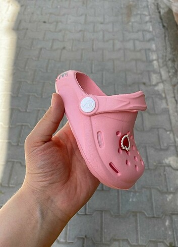 Diğer Crocs modeli terlik 