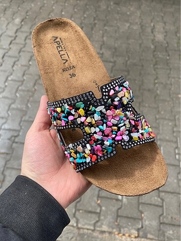 Yeni sezon taşlı terlik