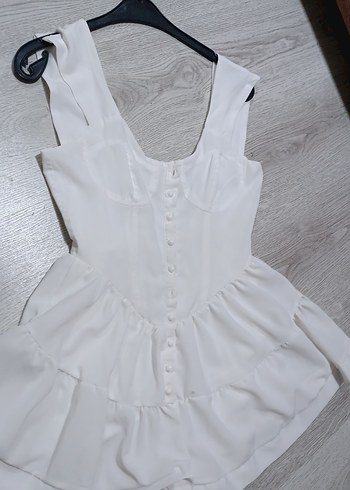 Düğmeli Beyaz Kısa Kadın Tulum - Görsel 3