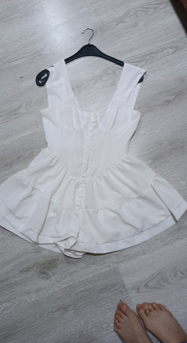 Düğmeli Beyaz Kısa Kadın Tulum - Görsel 2