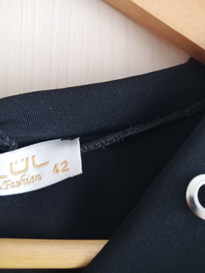 Kadın Siyah kapşonlu giy Çık - Görsel 3