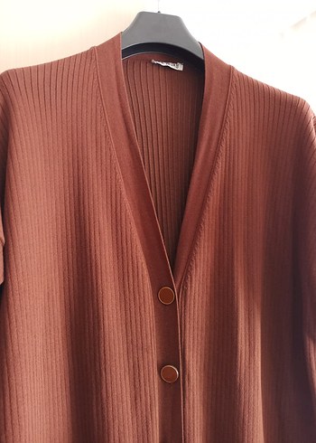 Düğmeli Uzun Kahverengi Kadın Hırka - Görsel 3