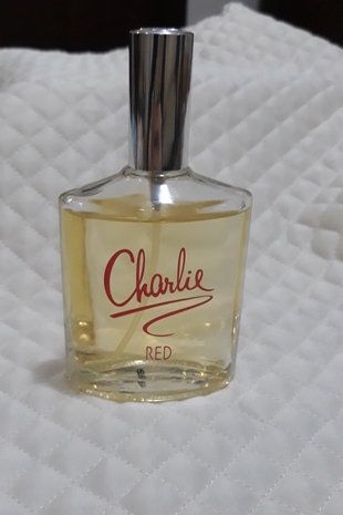 charle red parfüm