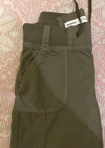Yeşil bershka pantolon - Görsel 3