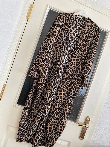 Leopar desenli giy çık
