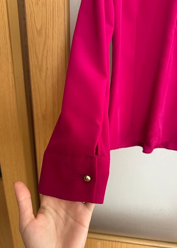 Düğmeli Yüksek Yaka Parlak Pembe Kadın Gömlek - Görsel 6