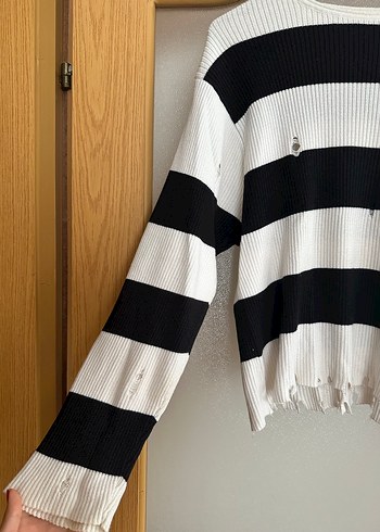 Kadın Siyah Beyaz Çizgili Salaş Triko Kazak - Görsel 2