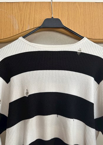 Kadın Siyah Beyaz Çizgili Salaş Triko Kazak - Görsel 3