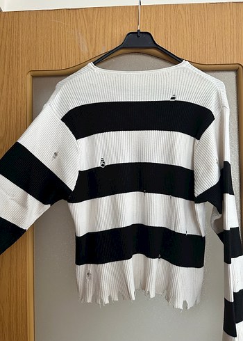 Kadın Siyah Beyaz Çizgili Salaş Triko Kazak - Görsel 5