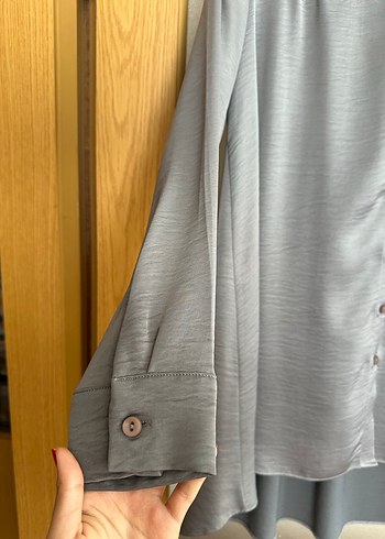 Gri Düğmeli Uzun Kollu  Gömlek - Görsel 4