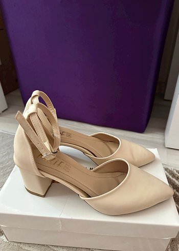 Klasik Beyaz Topuklu Kadın Ayakkabı - Görsel 5