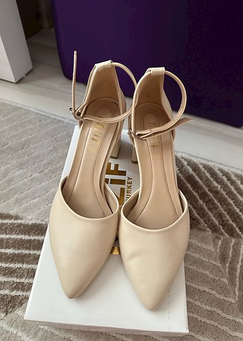 Klasik Beyaz Topuklu Kadın Ayakkabı - Görsel 2