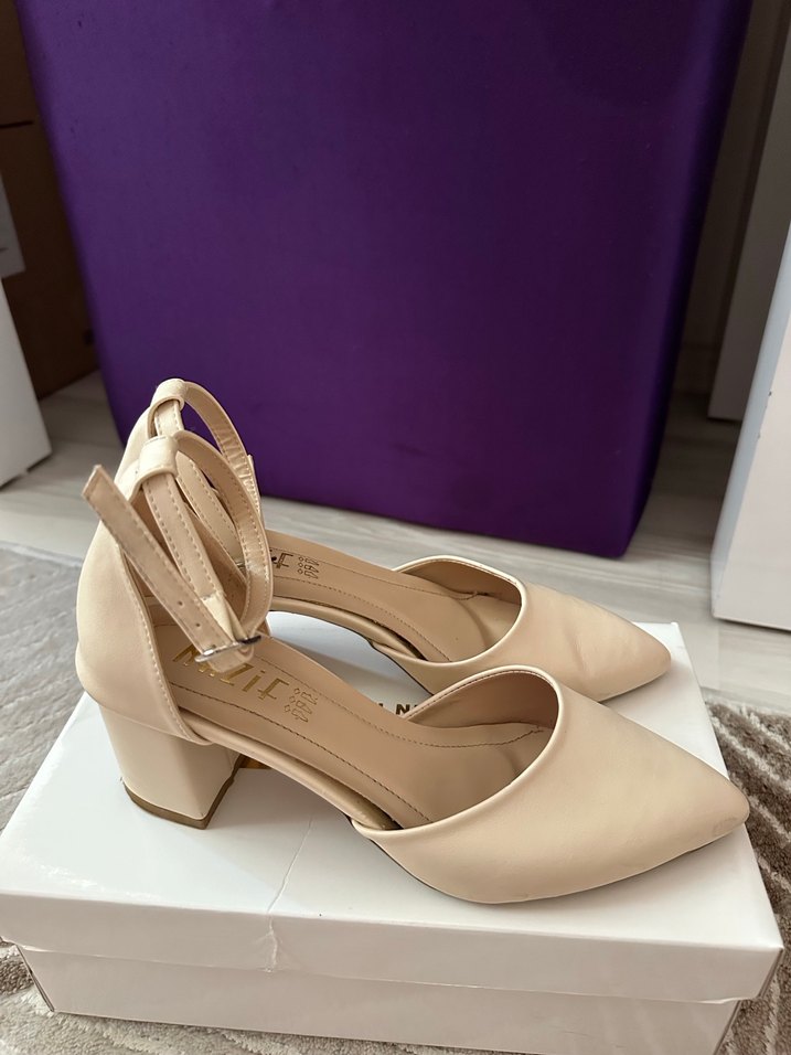 Klasik Beyaz Topuklu Kadın Ayakkabı - Görsel 5