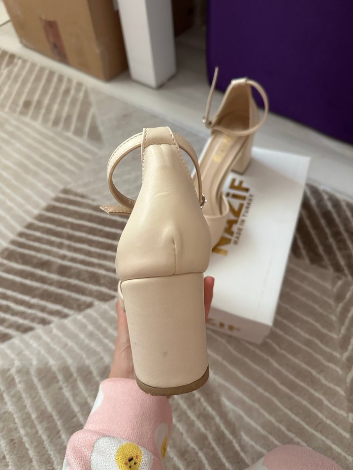Klasik Beyaz Topuklu Kadın Ayakkabı - Görsel 4