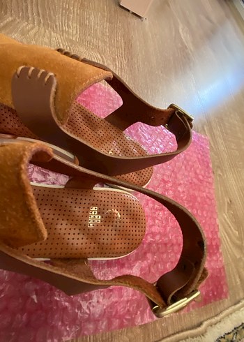 ELLE Bej Süet Fırfırlı Dolgu Topuklu Kadın Sandalet - Görsel 5