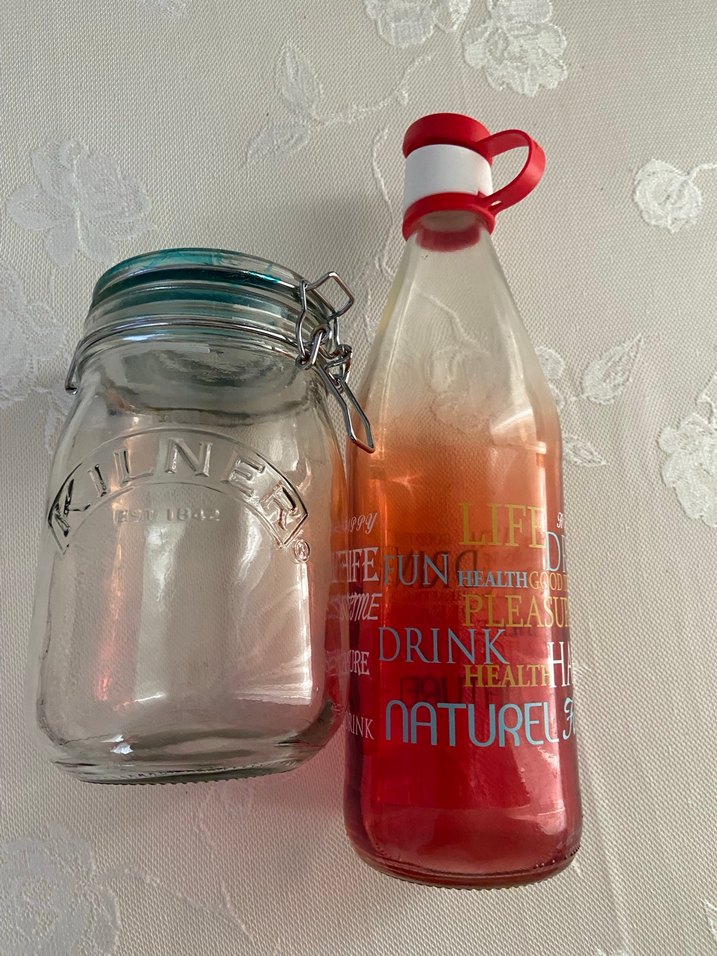 Kilitli Cam Kavanoz ve Kırmızı Suluk - Görsel 3