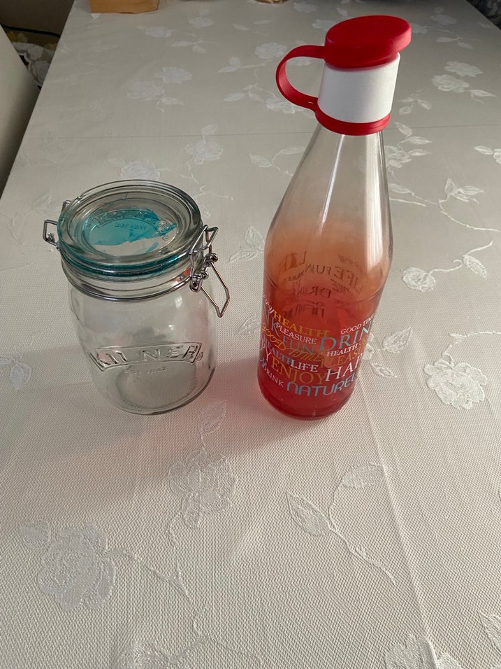 Kilitli Cam Kavanoz ve Kırmızı Suluk - Görsel 2