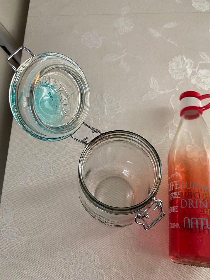 Kilitli Cam Kavanoz ve Kırmızı Suluk - Görsel 4