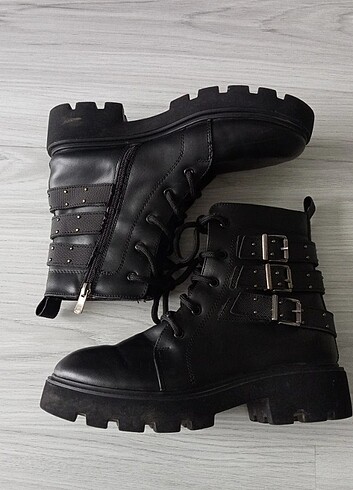 Kadın bot gothic 