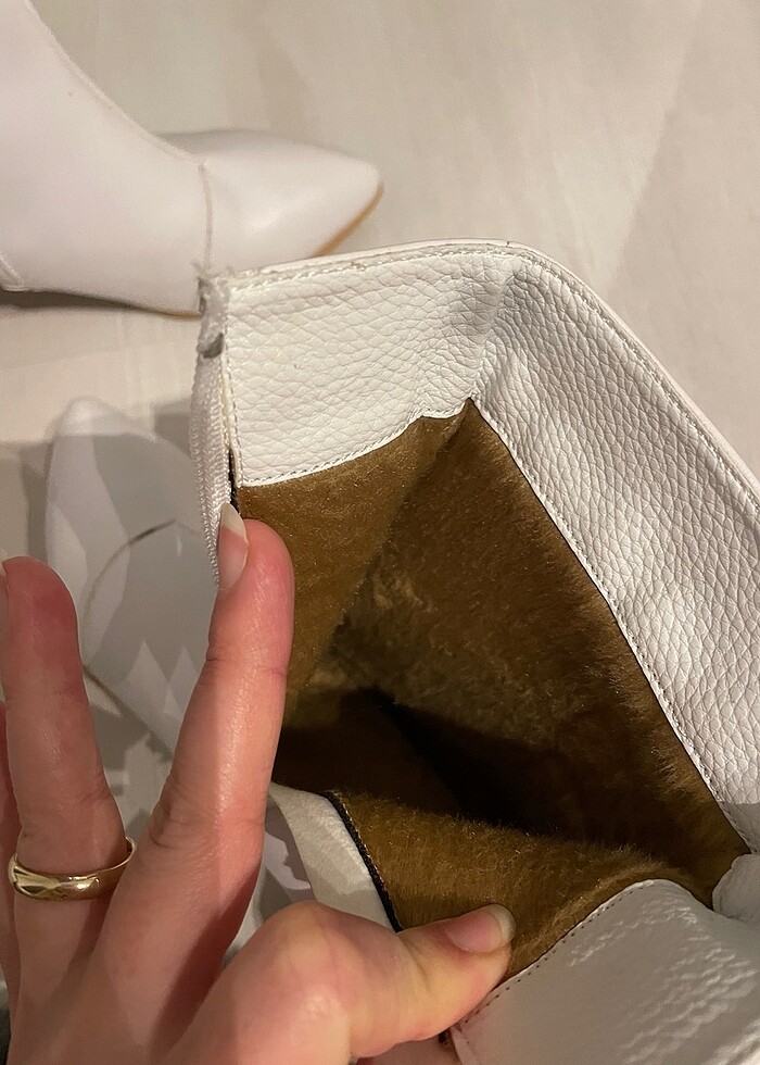 Beyaz bot - Görsel 3