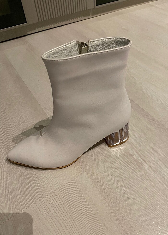 Beyaz bot - Görsel 5