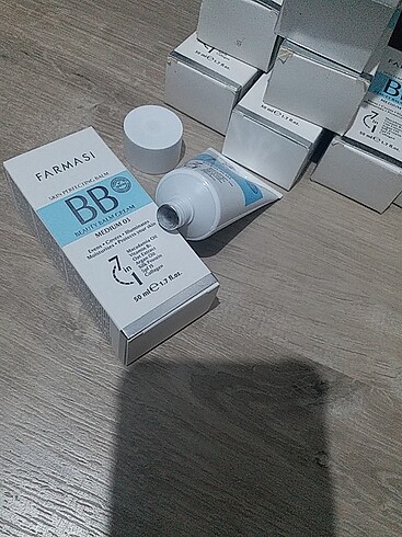 Farmasi BB KREM 03