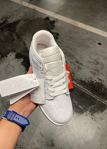 39 Beden Nike dunk low triple white