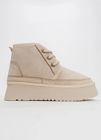 Ugg Kadın İçi Kürklü Kalın Taban Bağcıklı Kısa Bot Taba UGG baskılı