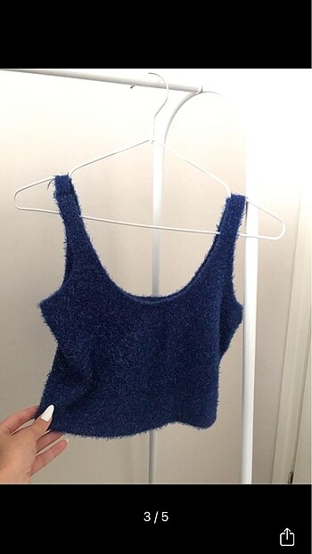 Bershka Tüylü Crop
