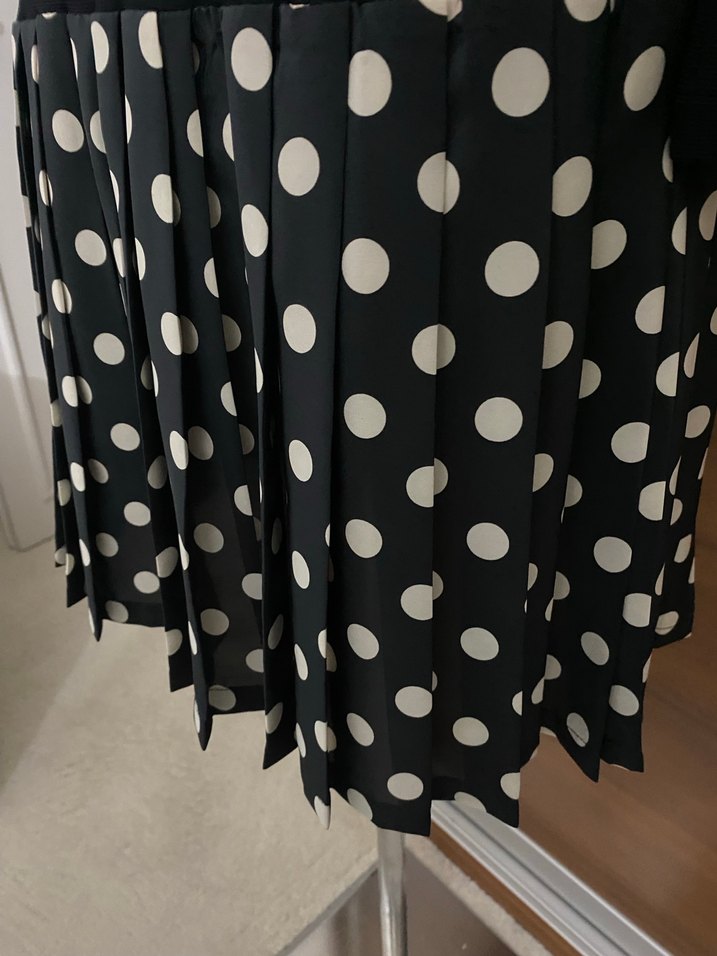 Puantiyeli Piliseli Mini  elbise - Görsel 4