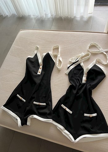 Siyah V Yakalı Mini Kadın Tulum - Görsel 3