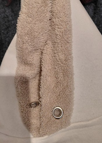 Kürk Detaylı Baskılı Sokak Stili Beyaz Kedi Kıyafeti - Görsel 4