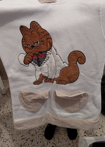 Kürk Detaylı Baskılı Sokak Stili Beyaz Kedi Kıyafeti - Görsel 2